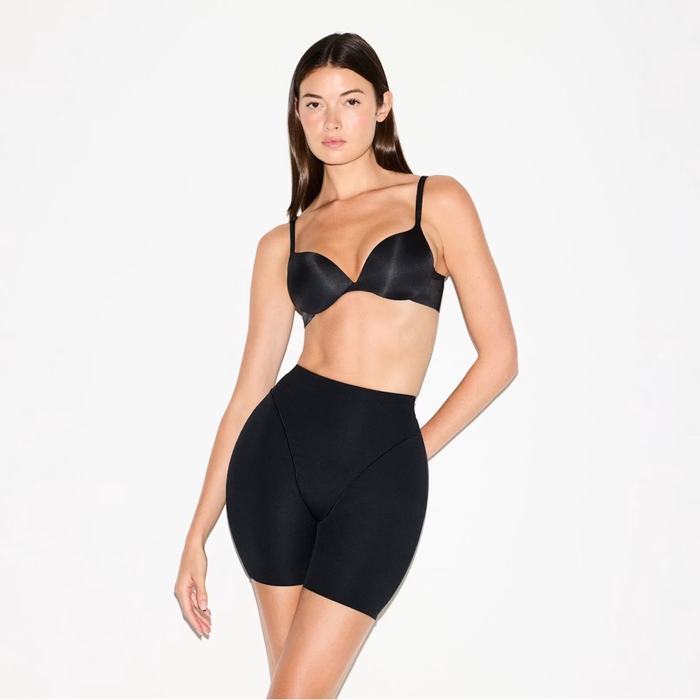 SKIMS Body Butt And Hip Enhancing Mid Thigh Short